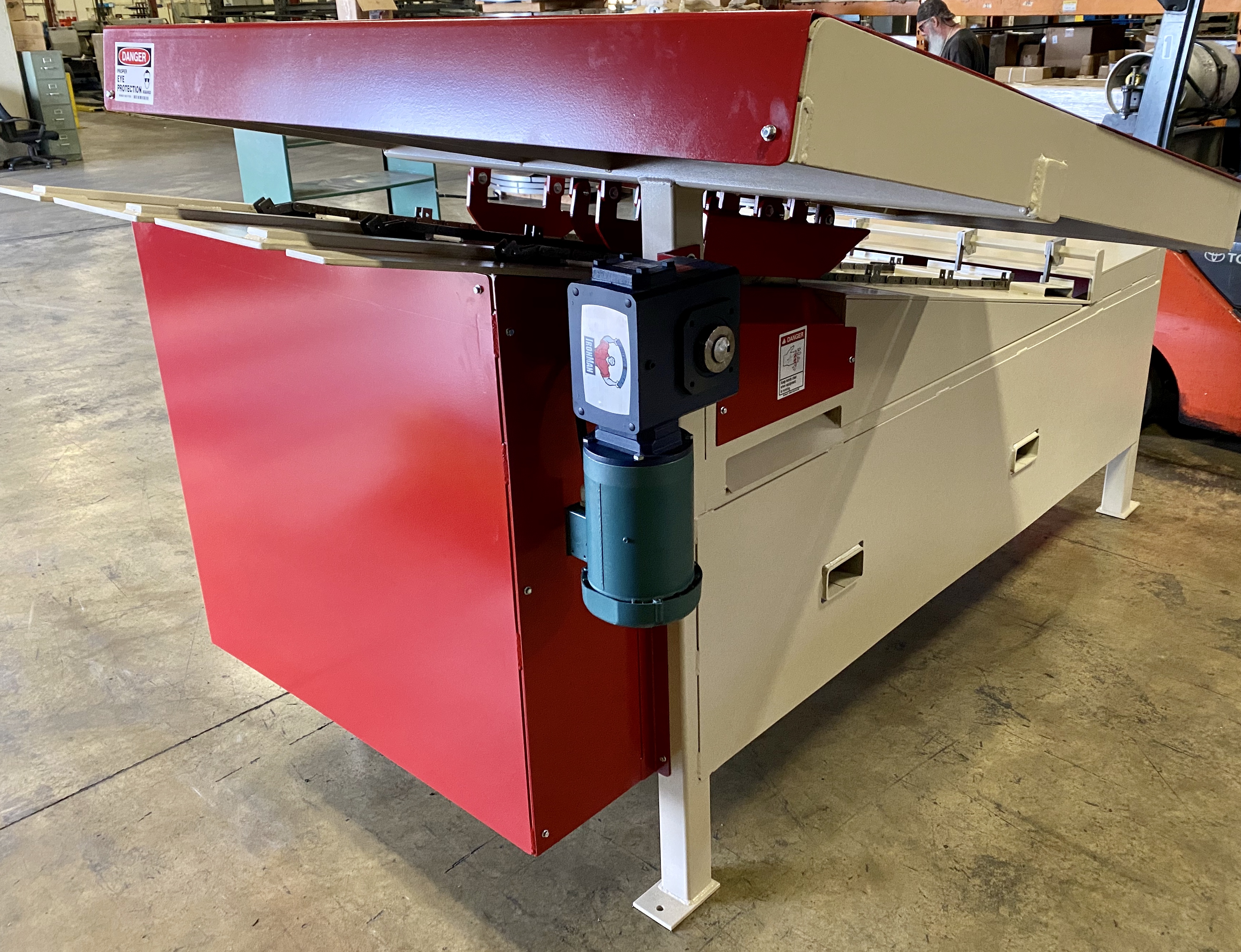 om-3 trimsaw, new design 3.jpg